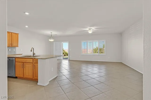 $2,850 | 2202 Blackburn Hills Avenue, Henderson, NV 89044