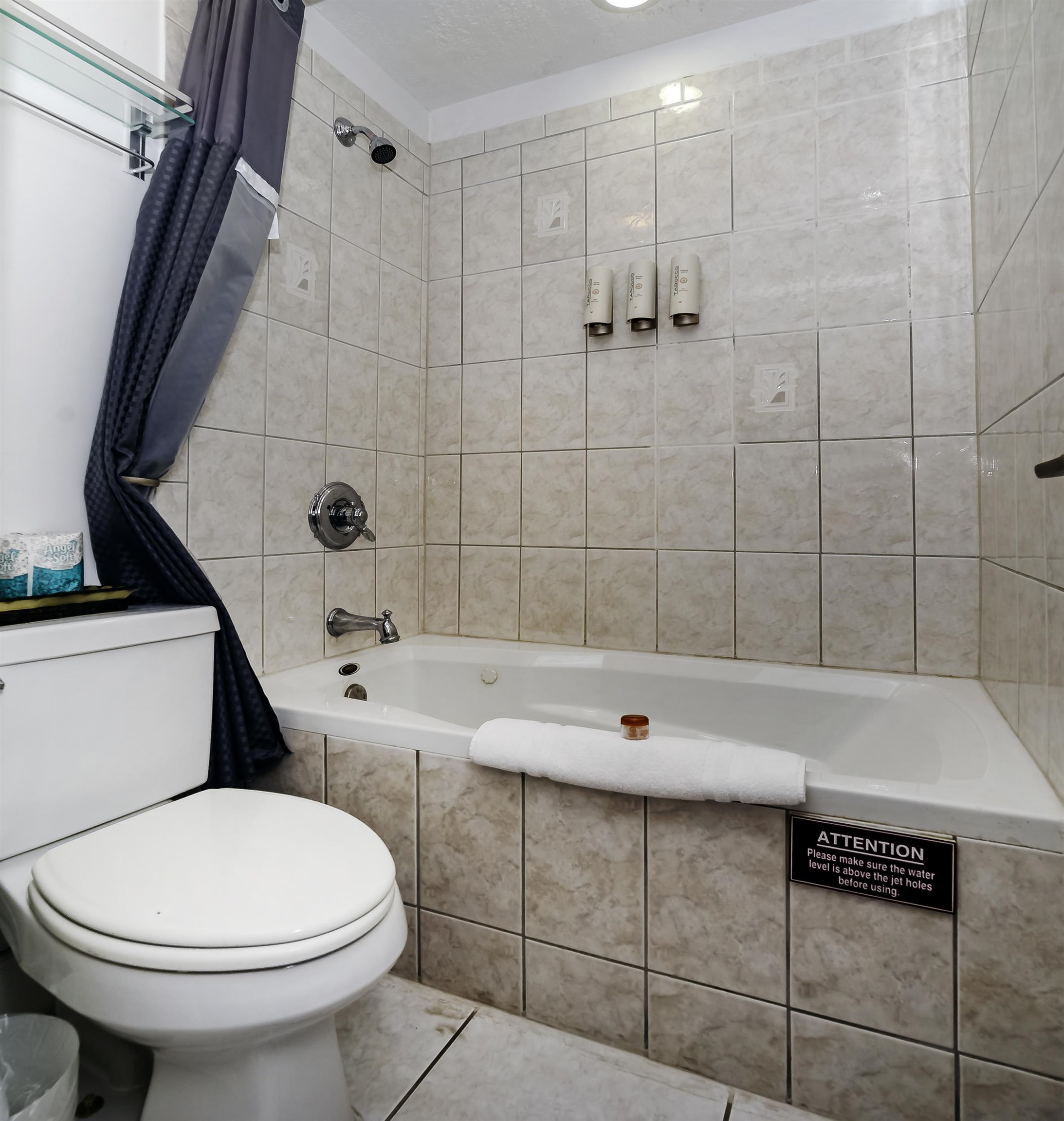 29 Cuna Street St. Augustine, FL 32084 - Photo 49 of 69 a bathroom with a toilet a sink and bathtub