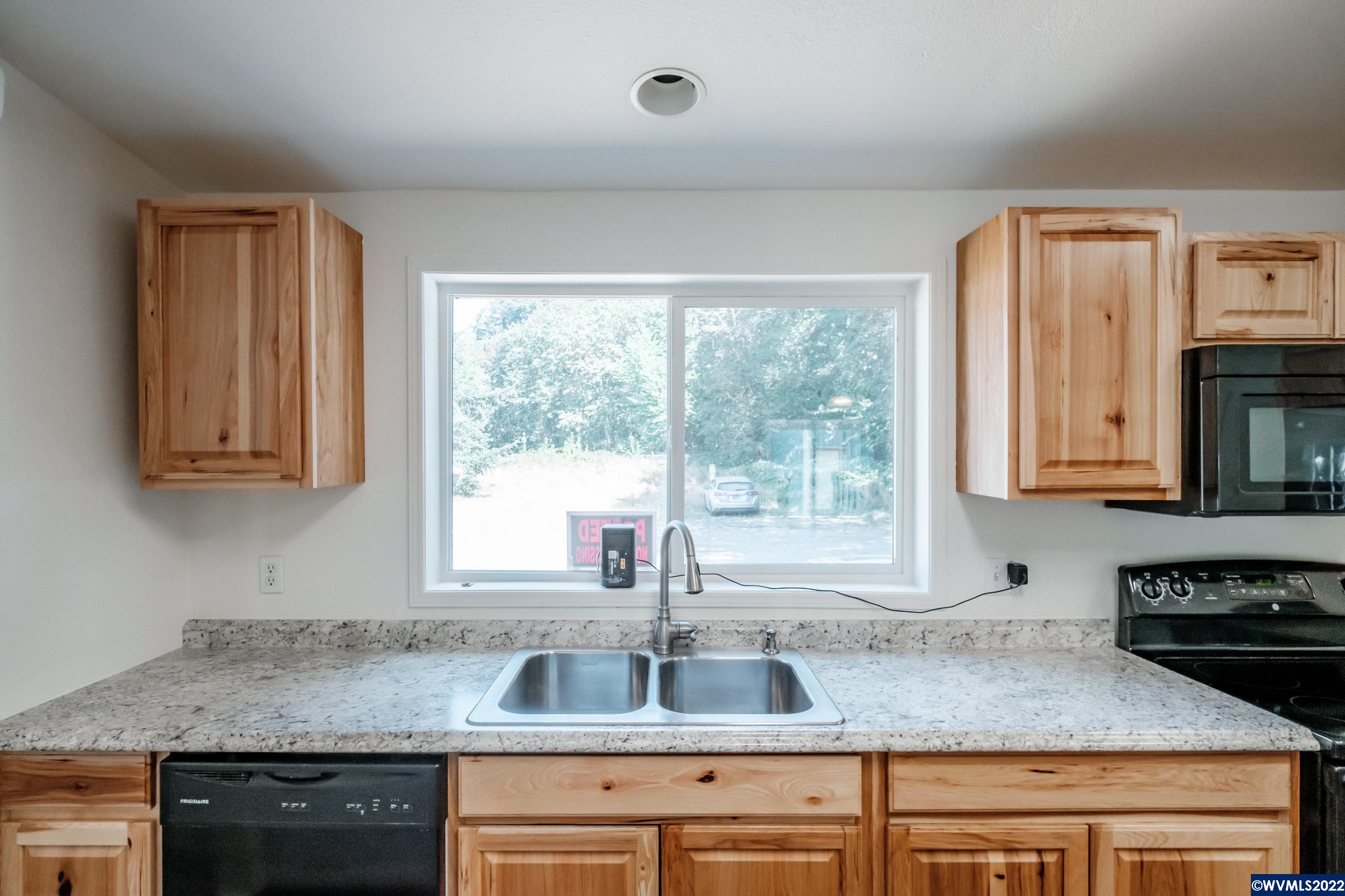 31050 South 3rd Street Lebanon, OR 97355 - Photo 12 of 42