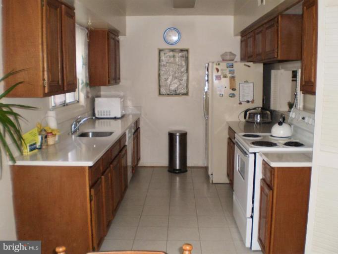 3720 Capulet Terrace, Unit 45 Silver Spring, MD 20906 - Photo 6 of 16 Kitchen