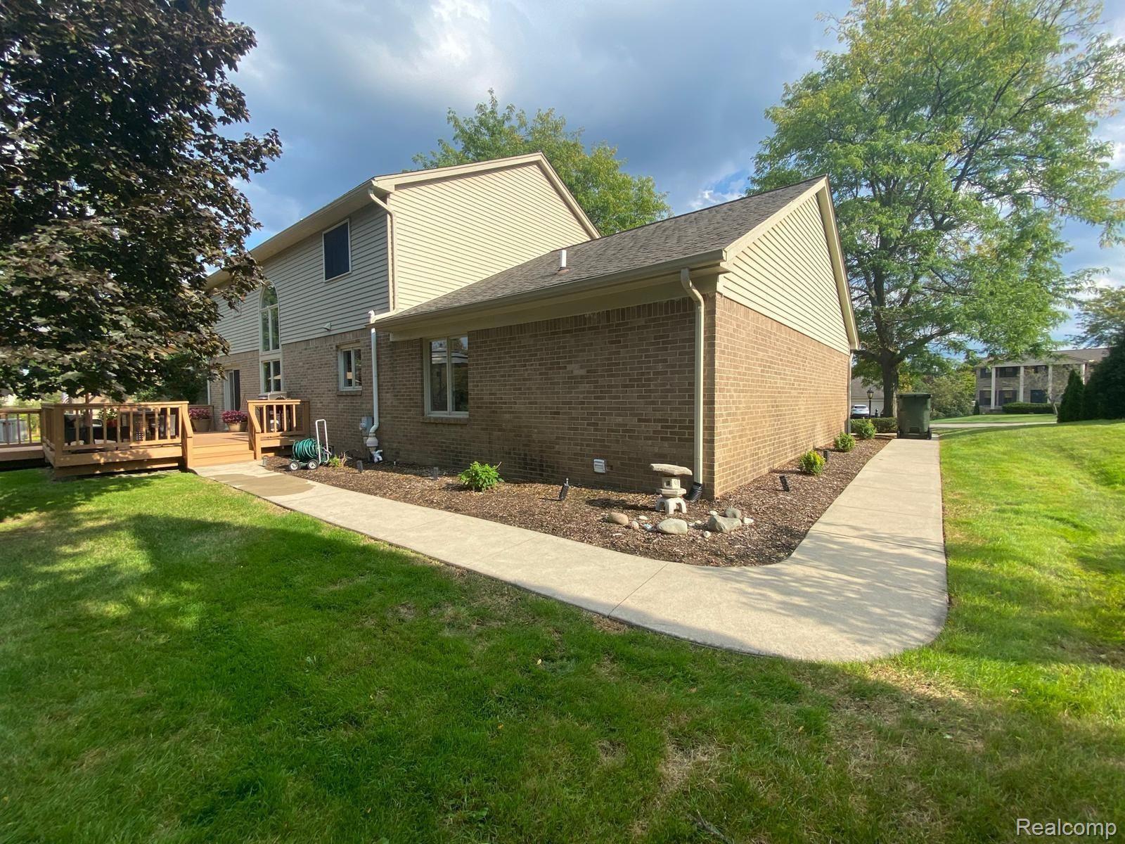 804 Augusta Court Rochester, MI 48309 - Photo 20 of 39 home (19).jpeg
