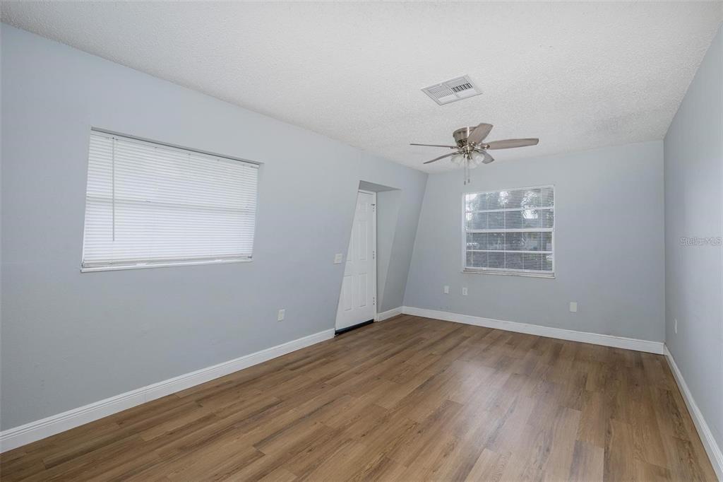 5752 Virginia Avenue New Port Richey, FL 34652 - Photo 8 of 11