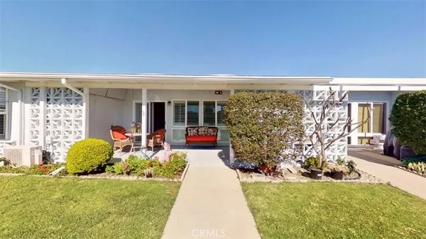 $299,000 | 13721 Alderwood Lane, Unit 28 E M3, Seal Beach, CA 90740