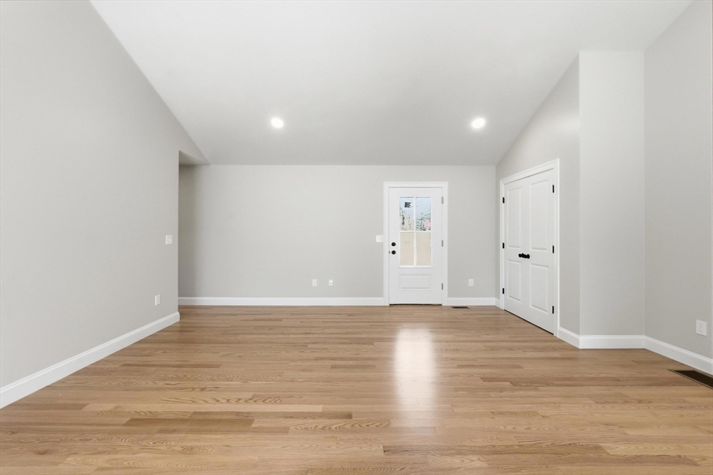 10 Foster Road West Brookfield, MA 01585 - Photo 11 of 38