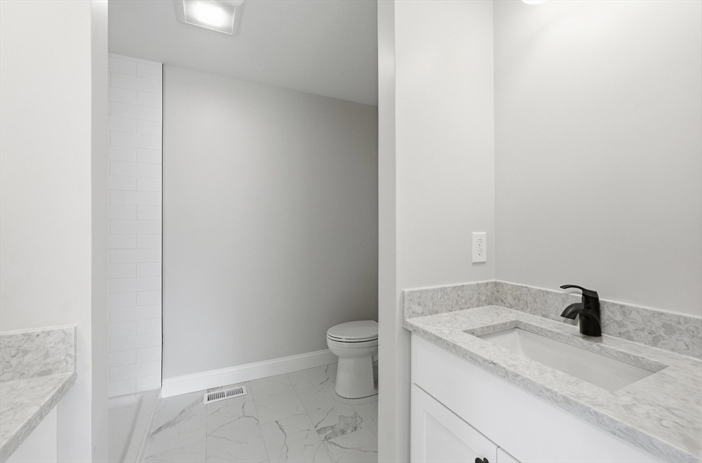 10 Foster Road West Brookfield, MA 01585 - Photo 17 of 38