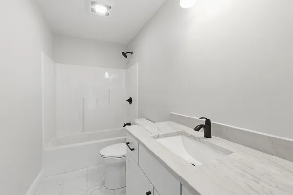 $559,900 | 10 Foster Road, West Brookfield, MA 01585