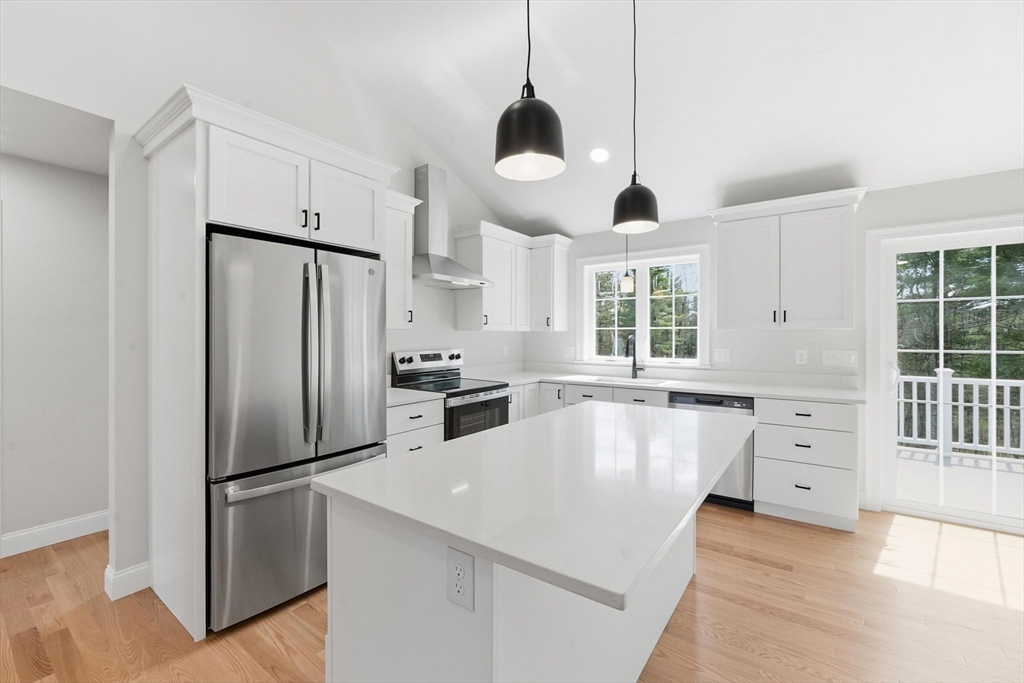 10 Foster Road West Brookfield, MA 01585 - Photo 4 of 38