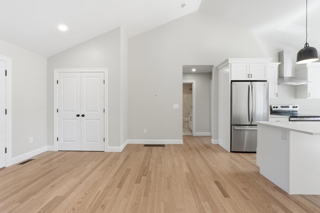 10 Foster Road West Brookfield, MA 01585 - Photo 10 of 38