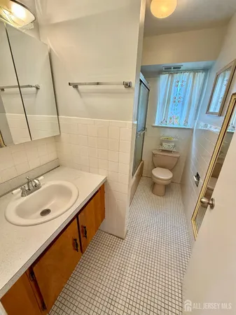 $1,800 | 4 Texas Court, Unit D, Old Bridge, NJ 07747