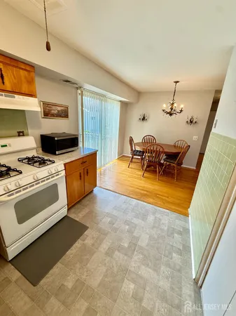 $1,800 | 4 Texas Court, Unit D, Old Bridge, NJ 07747