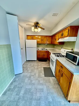 $1,800 | 4 Texas Court, Unit D, Old Bridge, NJ 07747