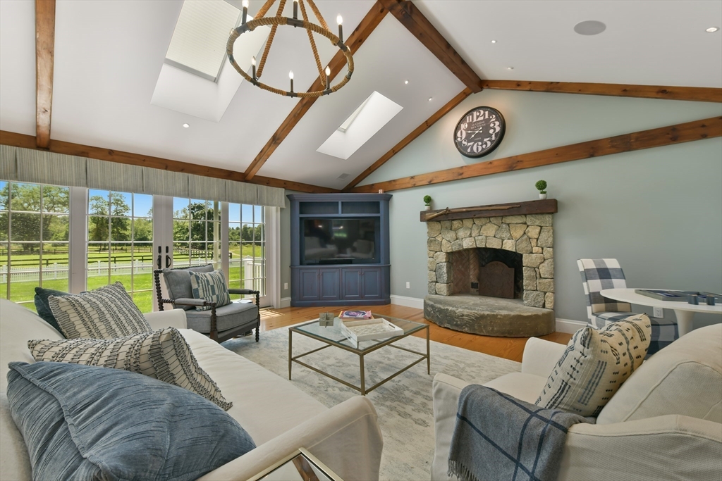 135 Free Street Hingham, MA 02043 - Photo 9 of 34