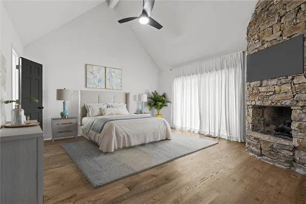 $769,000 | 224 Northwest Locust Street, Lee's Summit, MO 64064