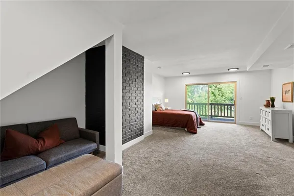 $769,000 | 224 Northwest Locust Street, Lee's Summit, MO 64064