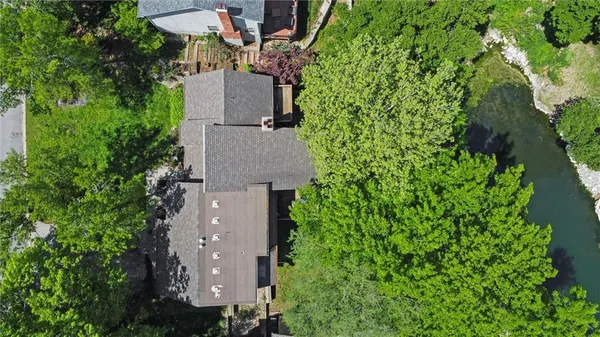 $769,000 | 224 Northwest Locust Street, Lee's Summit, MO 64064