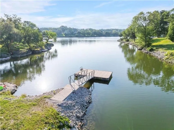 $769,000 | 224 Northwest Locust Street, Lee's Summit, MO 64064