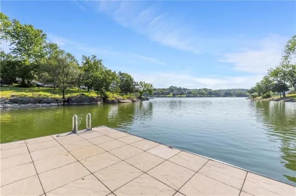$769,000 | 224 Northwest Locust Street, Lee's Summit, MO 64064