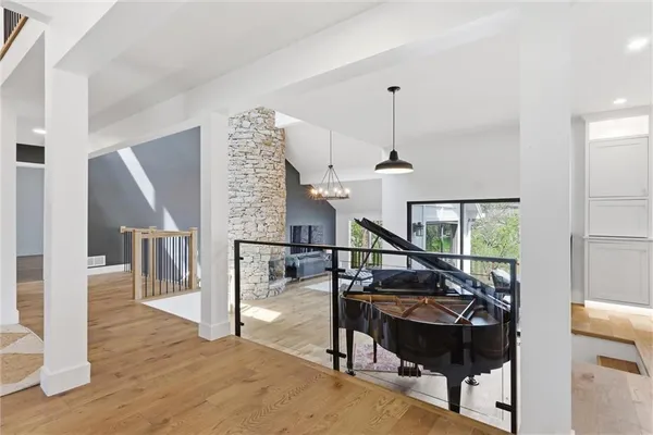 $769,000 | 224 Northwest Locust Street, Lee's Summit, MO 64064