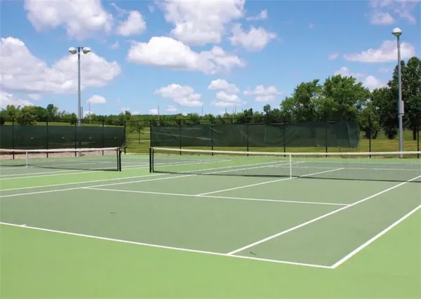 $769,000 | 224 Northwest Locust Street, Lee's Summit, MO 64064