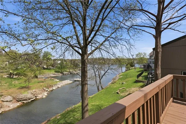 $769,000 | 224 Northwest Locust Street, Lee's Summit, MO 64064