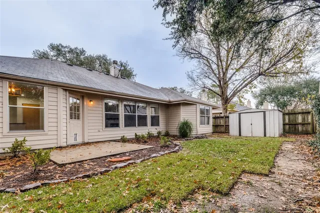 a view of entrance of the house
