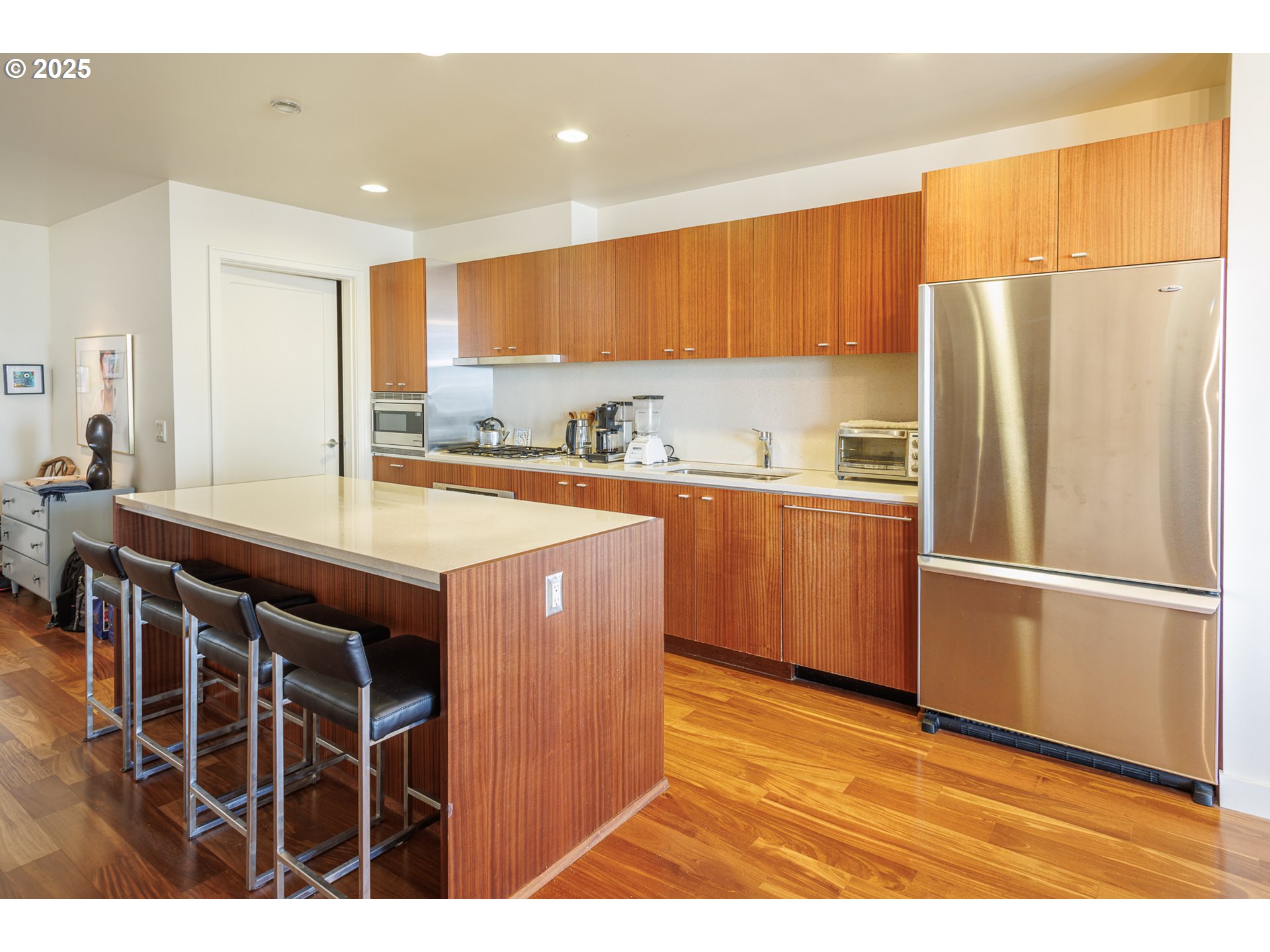 841 Southwest Gaines Street, Unit 802 Portland, OR 97239 - Photo 12 of 21