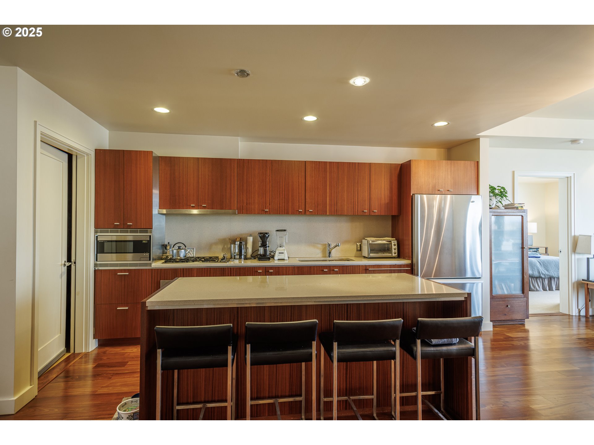 841 Southwest Gaines Street, Unit 802 Portland, OR 97239 - Photo 13 of 21