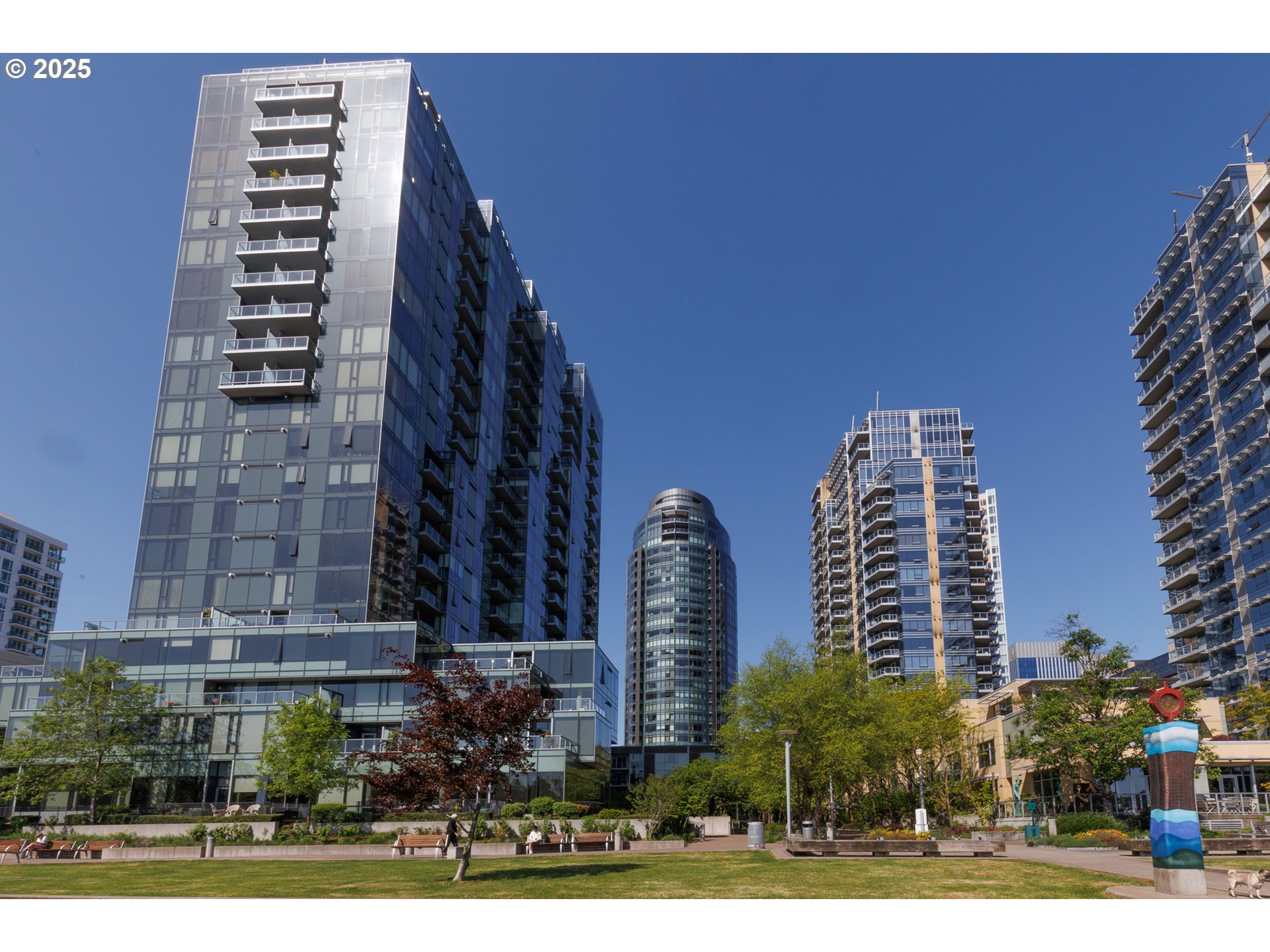 841 Southwest Gaines Street, Unit 802 Portland, OR 97239 - Photo 3 of 21