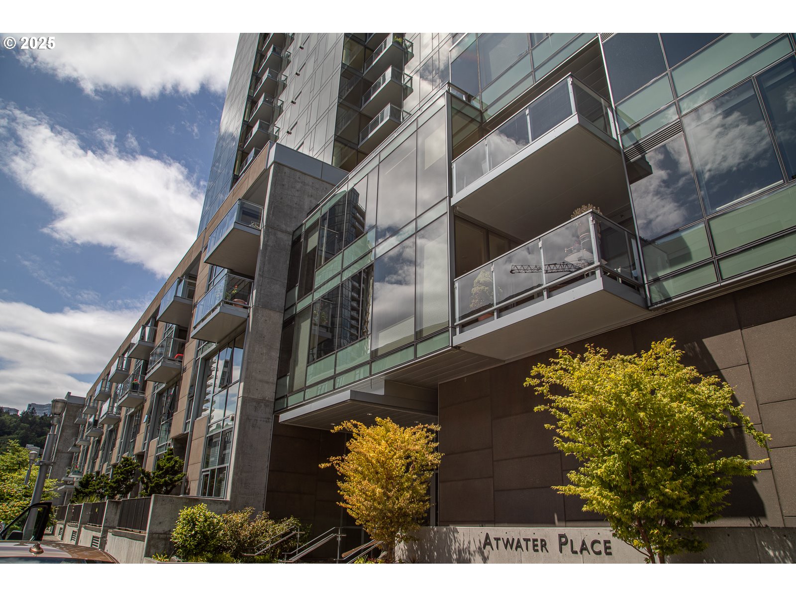 841 Southwest Gaines Street, Unit 802 Portland, OR 97239 - Photo 4 of 21