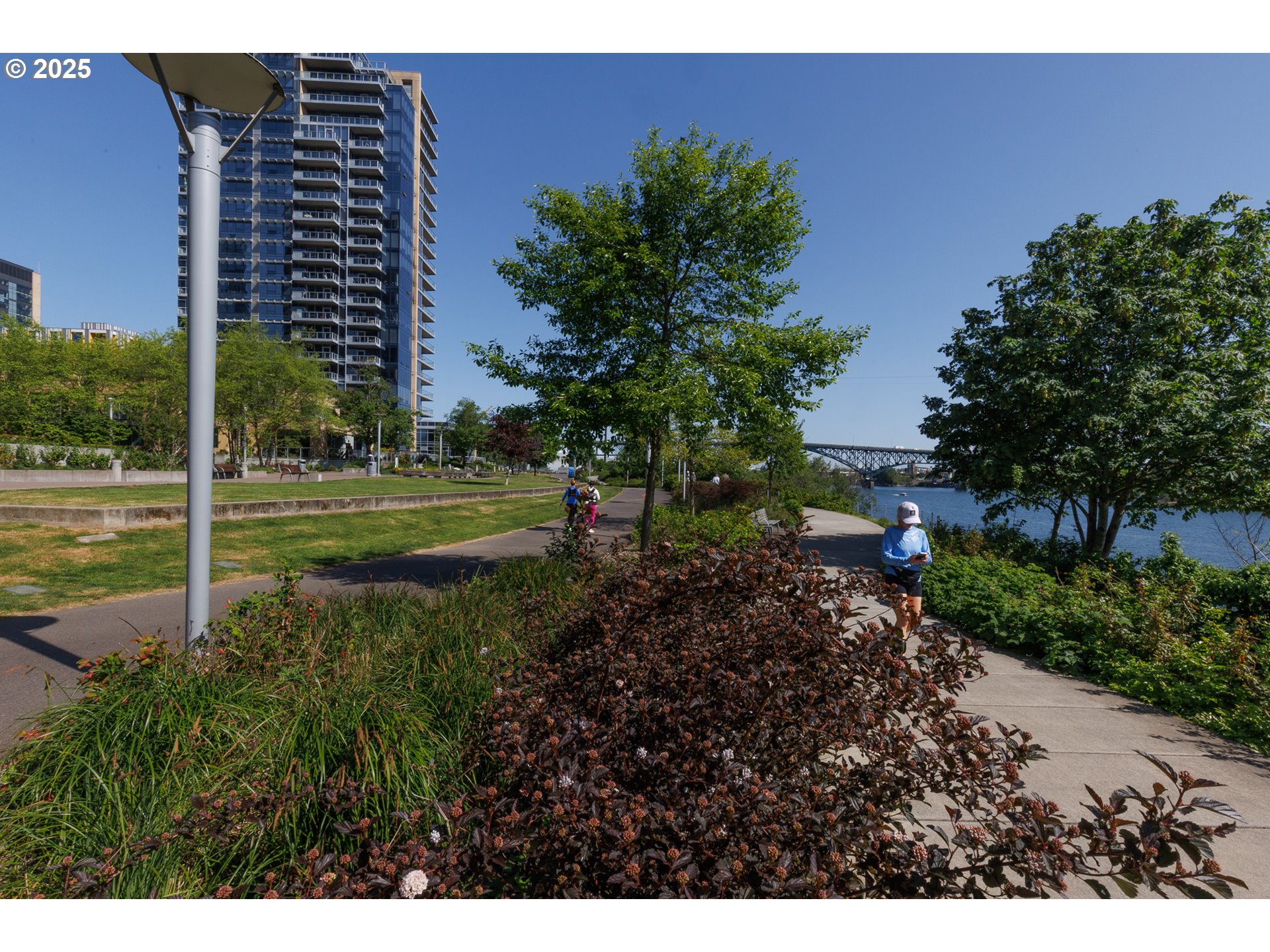 841 Southwest Gaines Street, Unit 802 Portland, OR 97239 - Photo 5 of 21