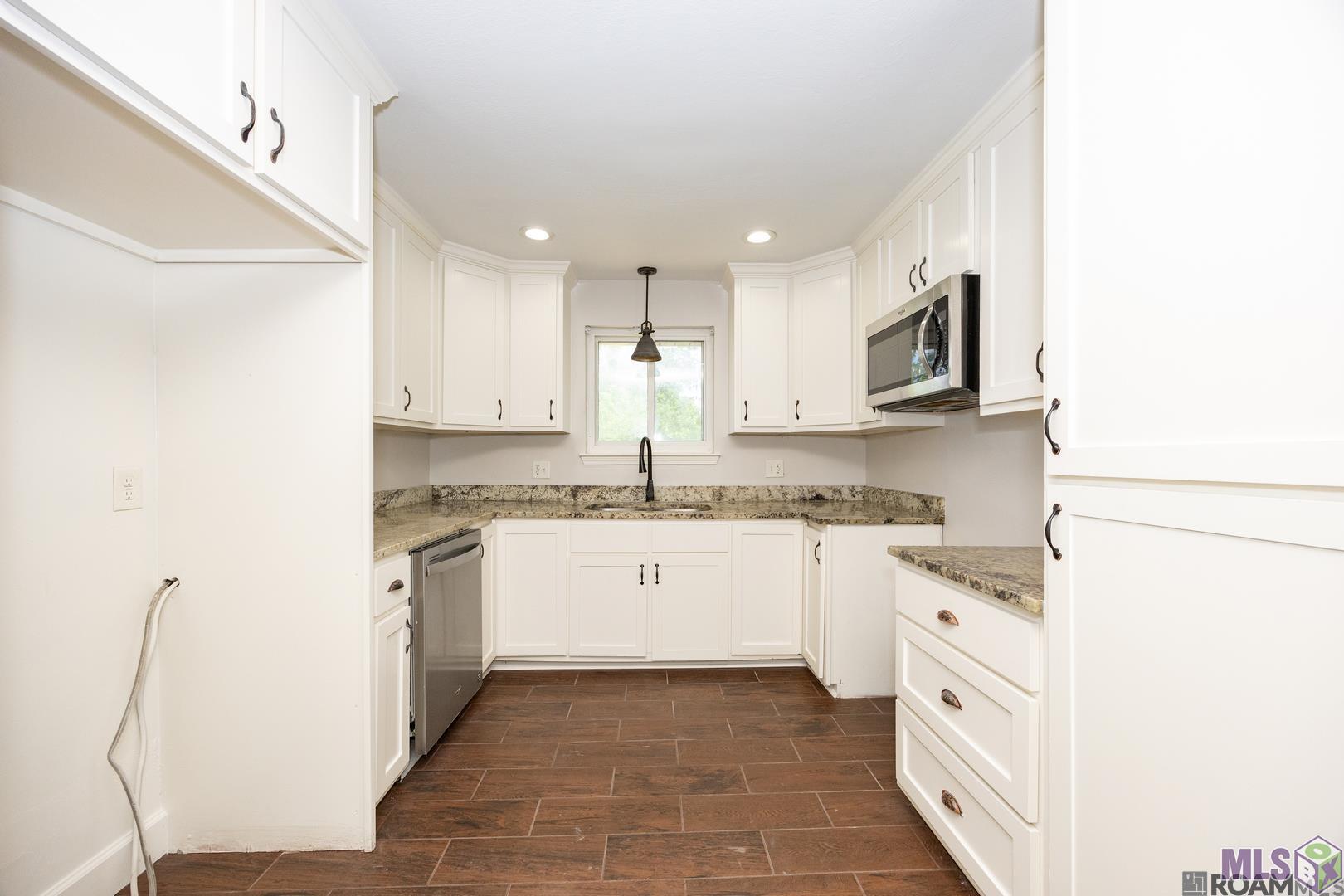 1233 Ashbourne Drive Baton Rouge, LA 70815 - Photo 9 of 26