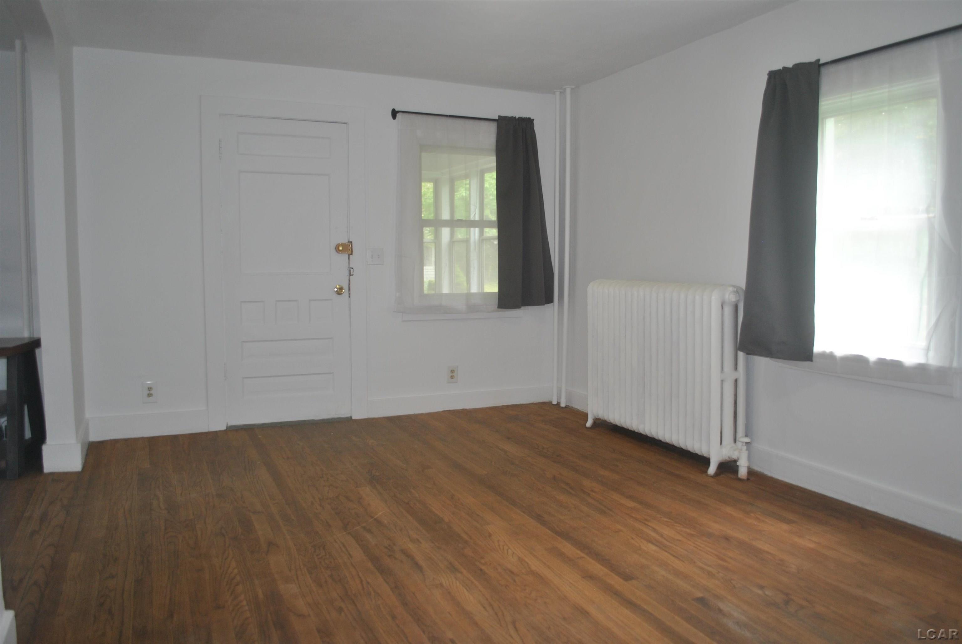 355 Budlong Street Adrian, MI 49221 - Photo 9 of 20