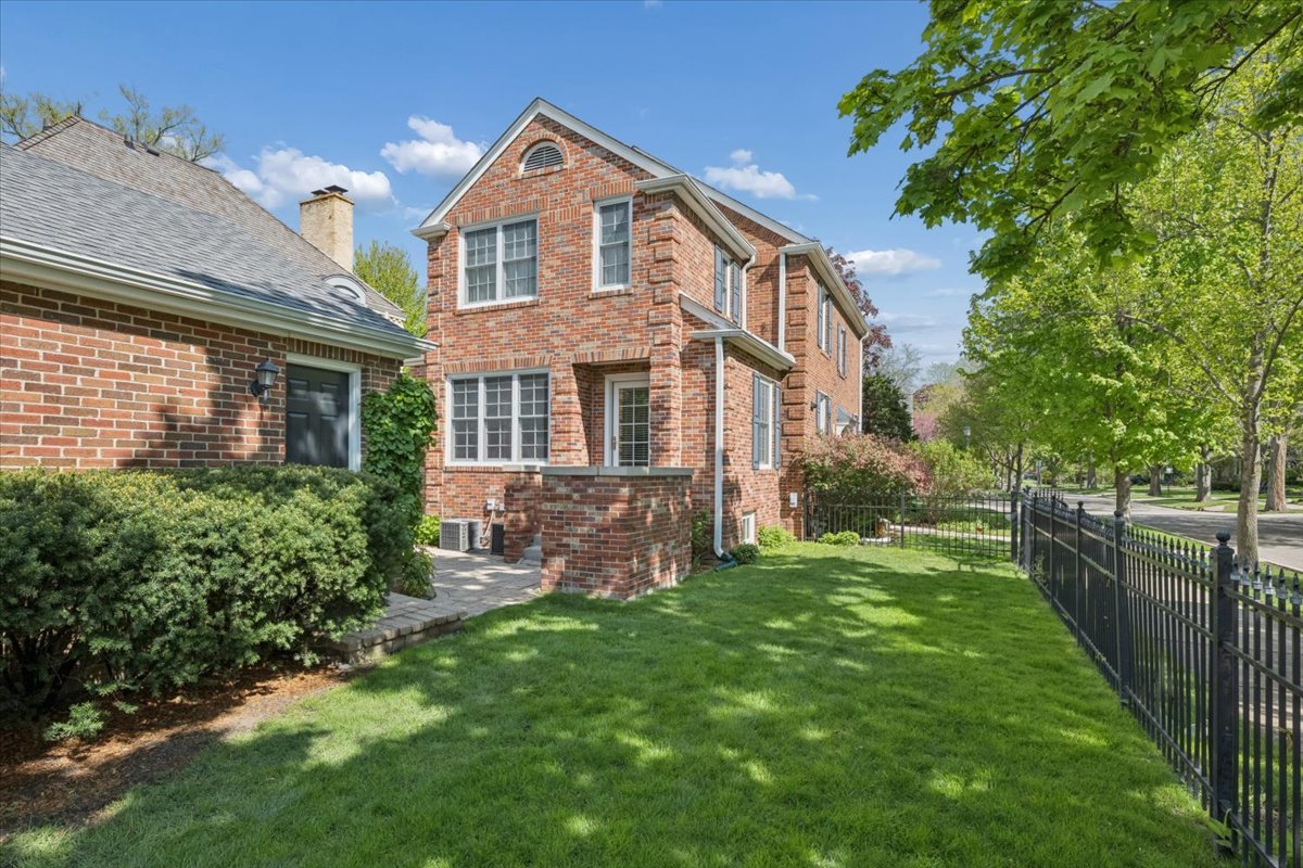 700 Kent Road Kenilworth, IL 60043 - Photo 24 of 26 Gallery Image 24