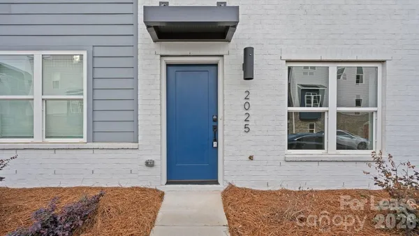 $2,400 | 2025 Clarksdale Drive, Charlotte, NC 28206