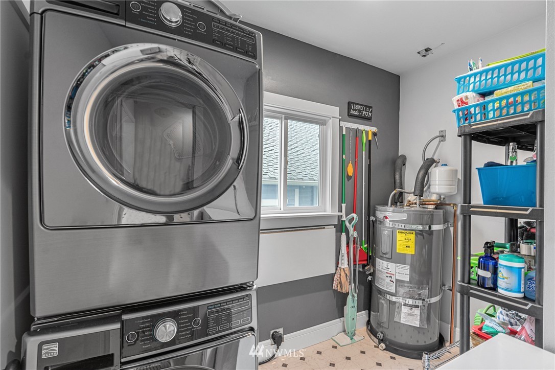 3020 Gedney Street Everett, WA 98201 - Photo 27 of 40 a close view of water heater room