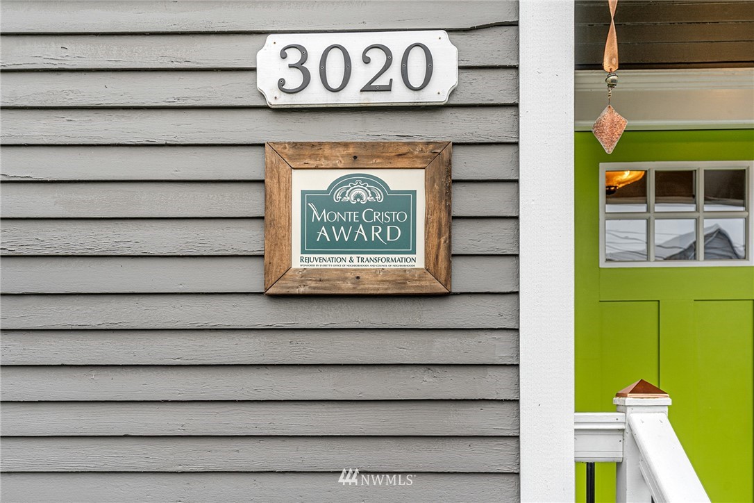 3020 Gedney Street Everett, WA 98201 - Photo 4 of 40 a close up of a sign
