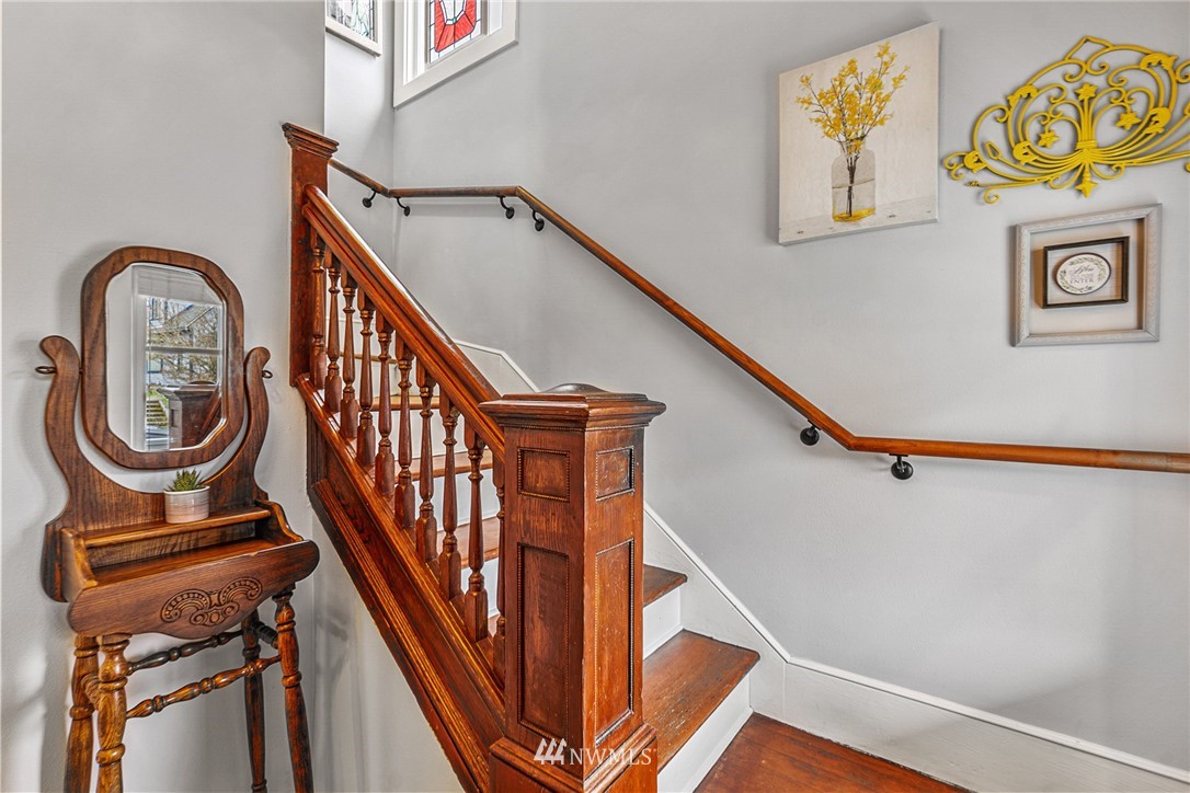 3020 Gedney Street Everett, WA 98201 - Photo 7 of 40 a view of an entryway with wooden floor