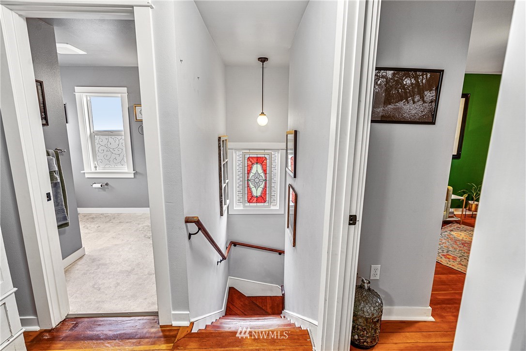 3020 Gedney Street Everett, WA 98201 - Photo 8 of 40 a view of an entryway
