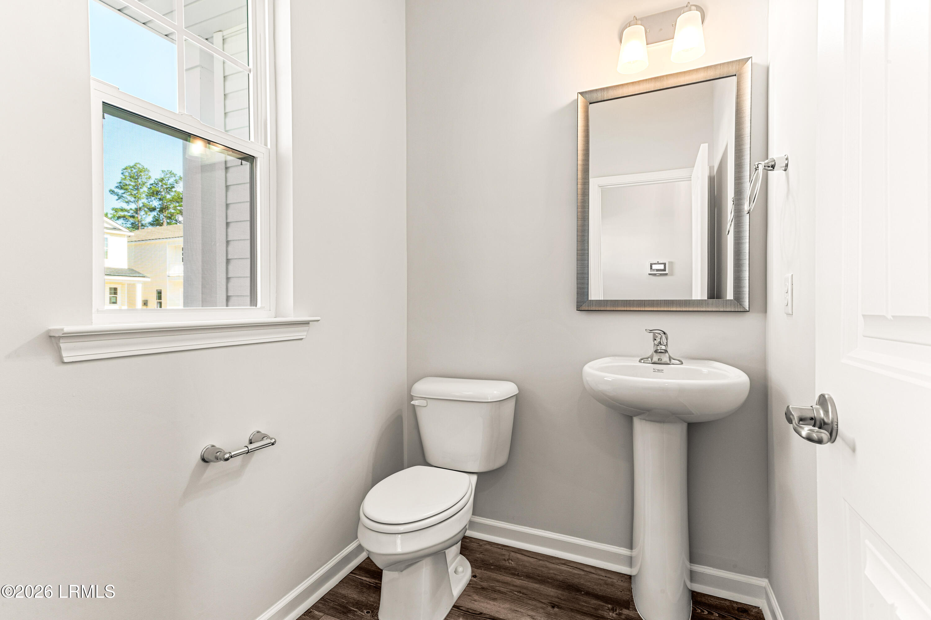 370 Conifer Street Hardeeville, SC 29927 - Photo 2 of 22 Powder room