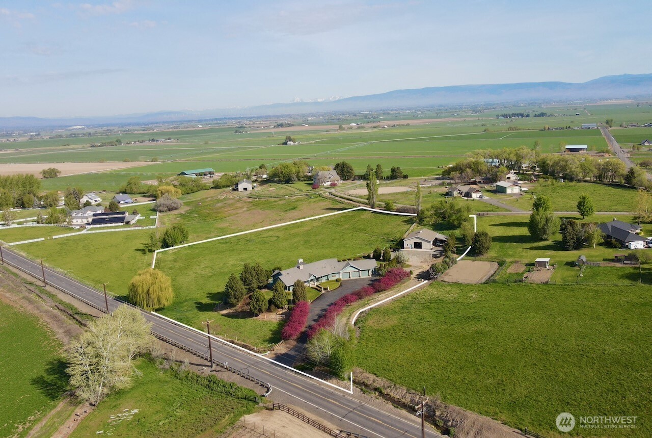 4221 Thrall Road Ellensburg, WA 98926 - Photo 2 of 40