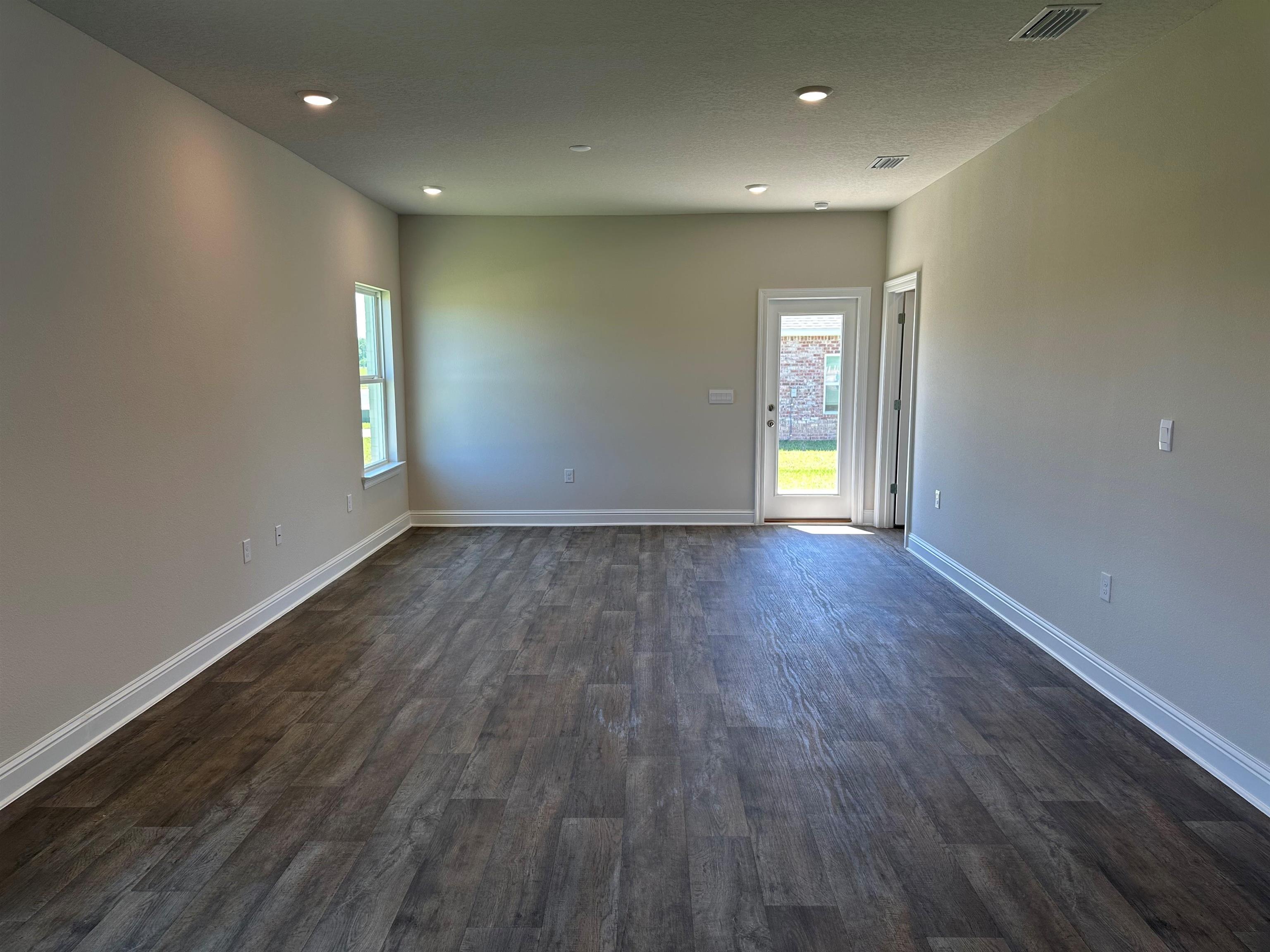 7701 Courant Circle Foley, AL 36535 - Photo 9 of 53 Living Area