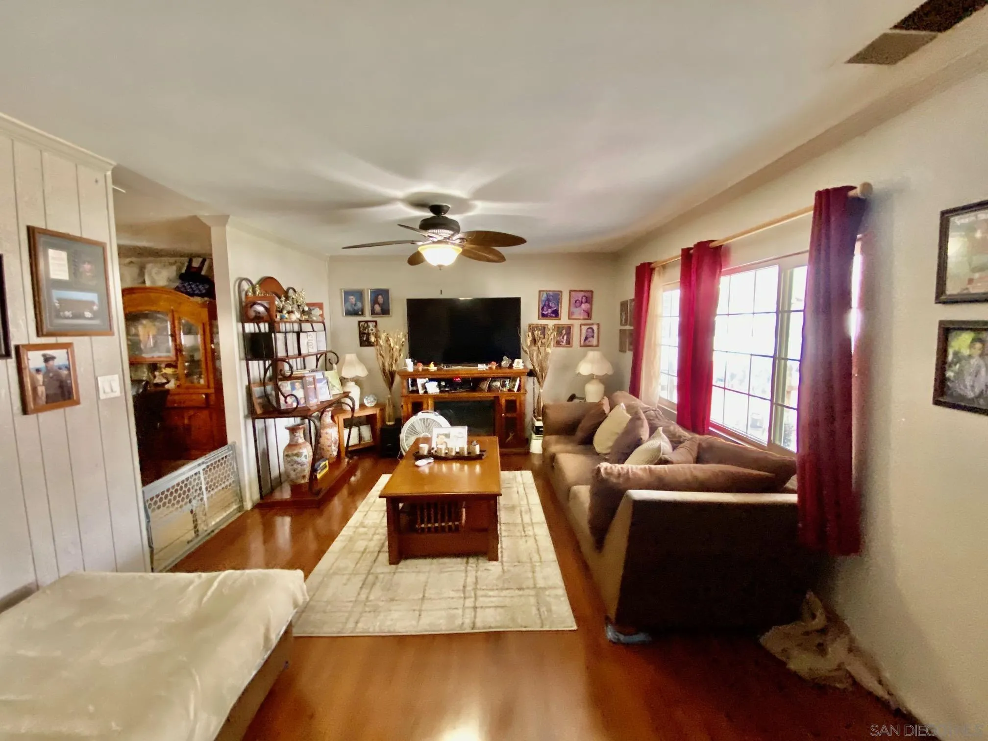 910 Broadview Street Spring Valley, CA 91977 - Photo 4 of 37 Gallery Image 4