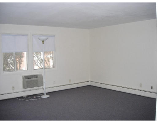 101 Manor Court, Unit 101 Springfield, MA 01118 - Photo 3 of 8 Gallery Image 3