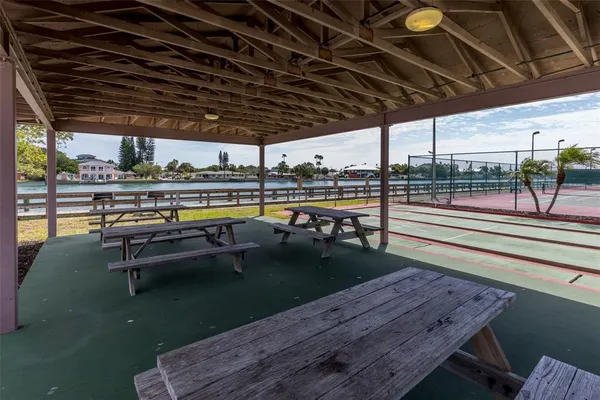 a view of a tennis court