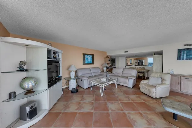 $700,000 | 1010 South Ocean Boulevard, Unit 1508, Pompano Beach, FL 33062