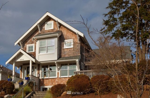 $1,250,000 | 2546 Westmont Way West, Seattle, WA 98199