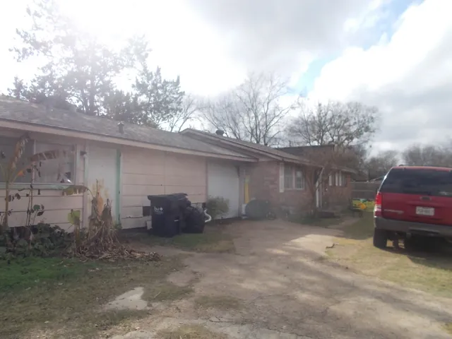 $149,000 | 703-705 Cottonwood Street, Brenham, TX 77833