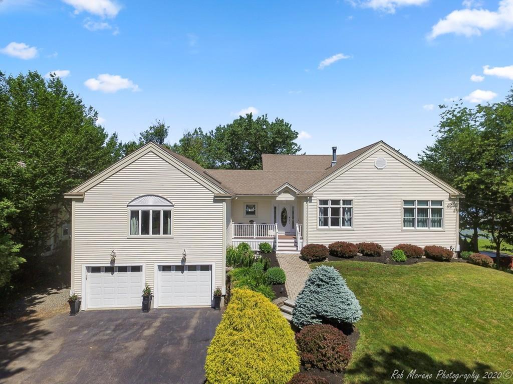 112-114 Gregory Island Road Hamilton, MA 01982 - Photo 5 of 38 Gallery Image 5