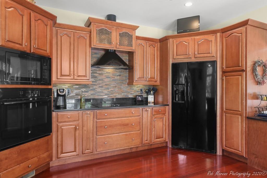 112-114 Gregory Island Road Hamilton, MA 01982 - Photo 9 of 38 Gallery Image 9