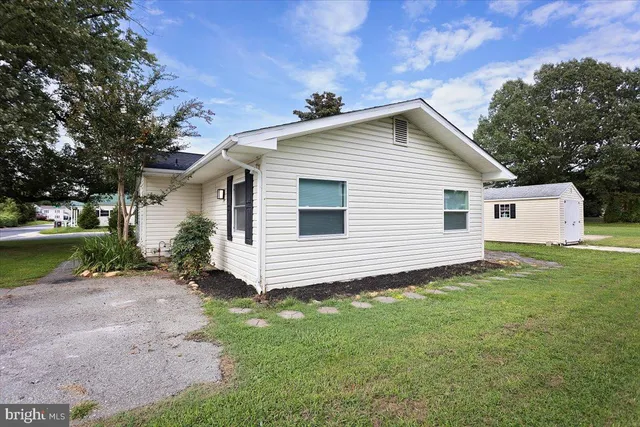 $2,400 | 222 West Dover Street, Easton, MD 21601